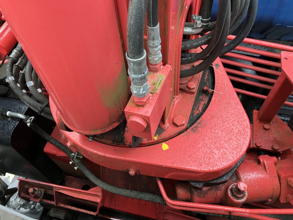 小型移動式クレーンユニックの旋回盤