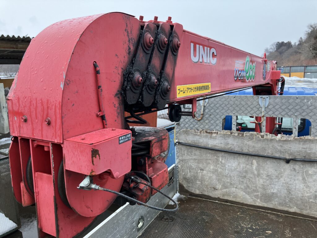 小型移動式クレーンユニックのブーム