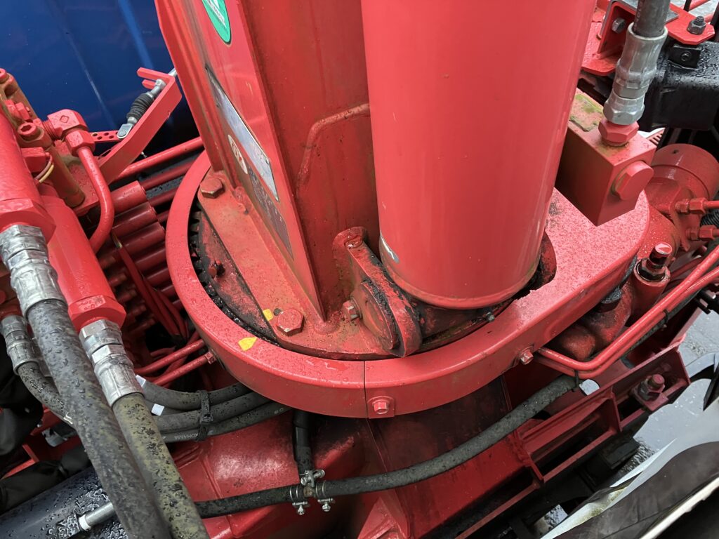 小型移動式クレーンユニックの旋回盤